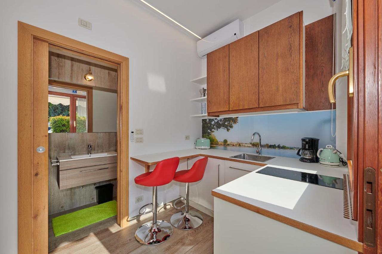 ברדולינו Front Lake Studio With Loft Bed And Pool מראה חיצוני תמונה
