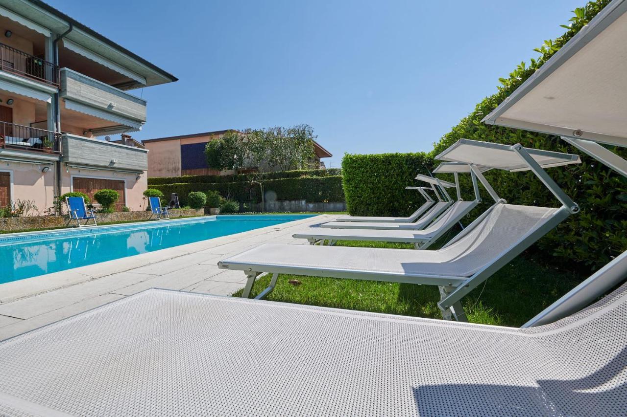 ברדולינו Front Lake Studio With Loft Bed And Pool מראה חיצוני תמונה