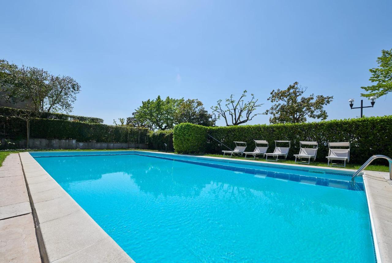 ברדולינו Front Lake Studio With Loft Bed And Pool מראה חיצוני תמונה