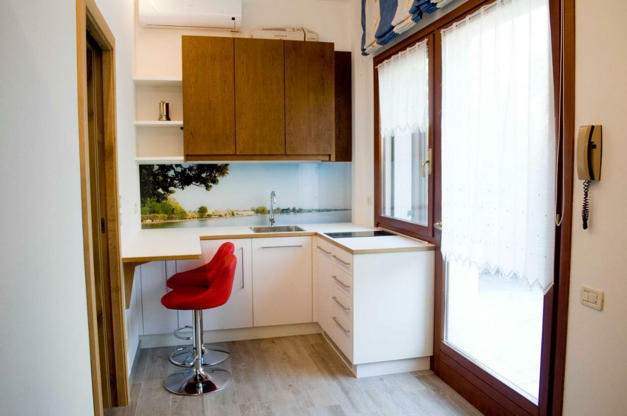 ברדולינו Front Lake Studio With Loft Bed And Pool מראה חיצוני תמונה
